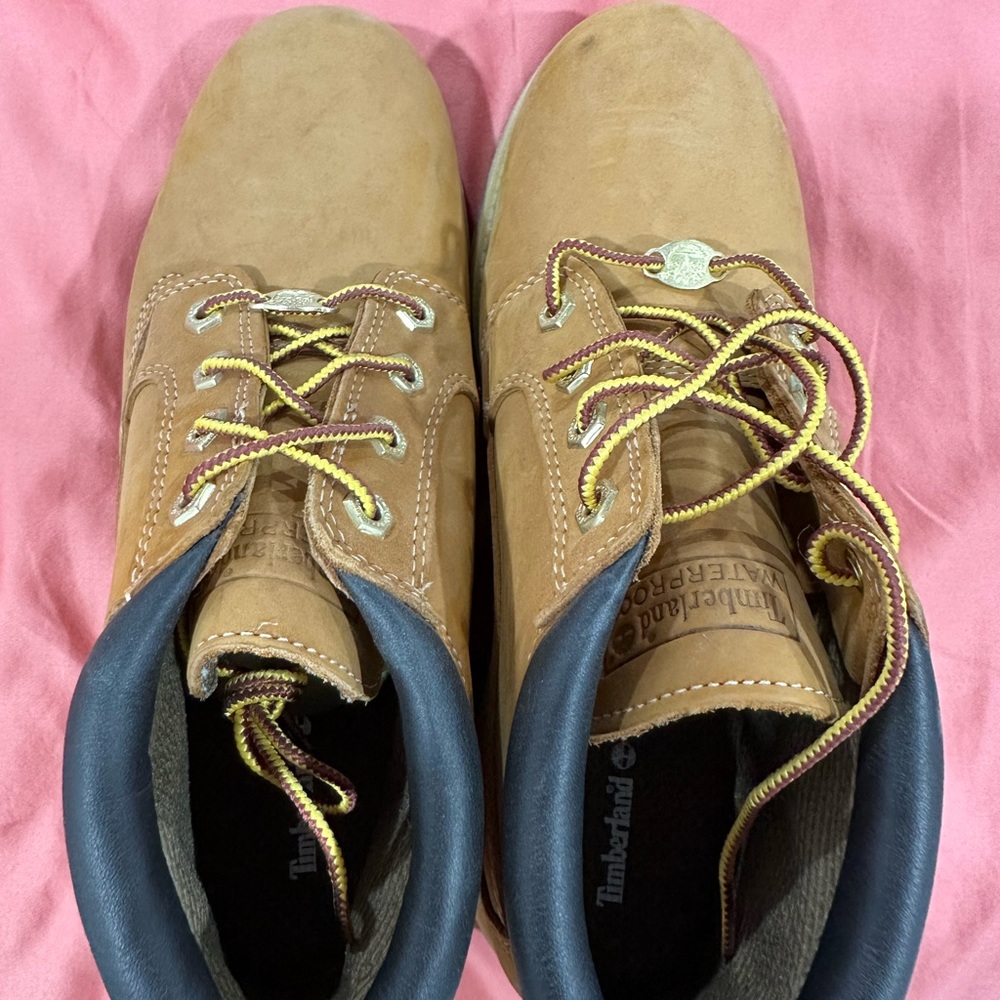 Womens Timberland Short Nellie Boots - SZ 10